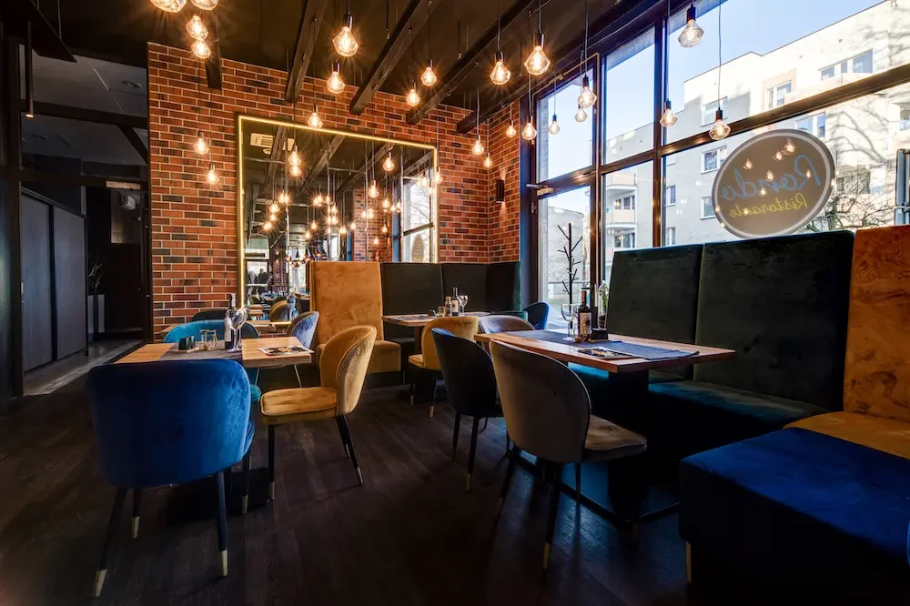 Kawiarnia i restauracja na przerwy kawowe, ciepłe posiłki i uroczyste kolacje